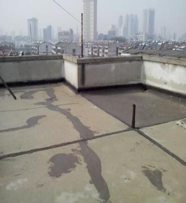桦川漏水维修 楼顶漏水是什么原因，楼顶漏水维修方法是什么?